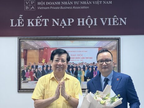 PGS. TS. Nguyễn Trọng Điều (bên trái) và ông Nguyễn Tiến Thắng (bên phải)